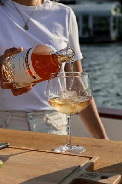 Amsterdam: Private City Canal Cruise With Unlimited Drinks - The Mosi Jo and the feel of the boat