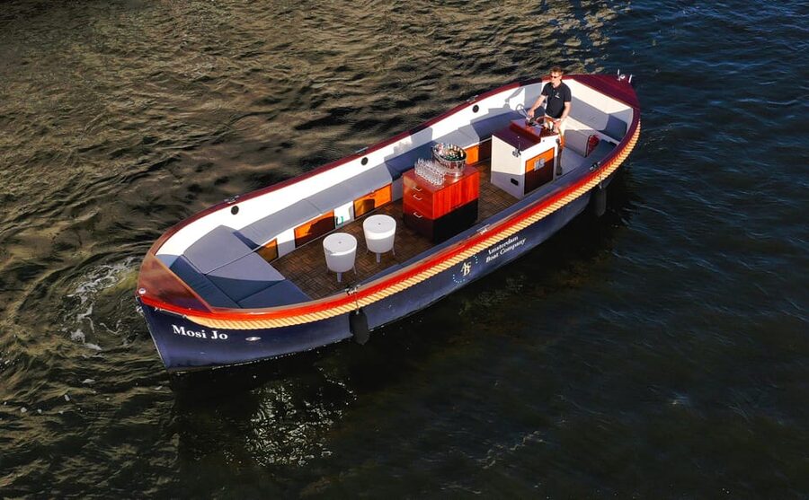 Amsterdam: Private City Canal Cruise With Unlimited Drinks - Who will enjoy this cruise most