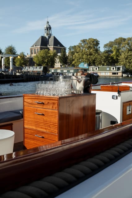 Amsterdam: Private City Canal Cruise With Unlimited Drinks - Should you book this private Amsterdam cruise?