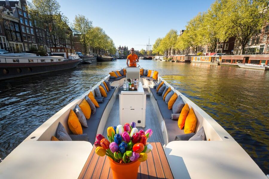 Amsterdam: Private Prosecco Canal Cruise Tour - Anne Frank House from the canal