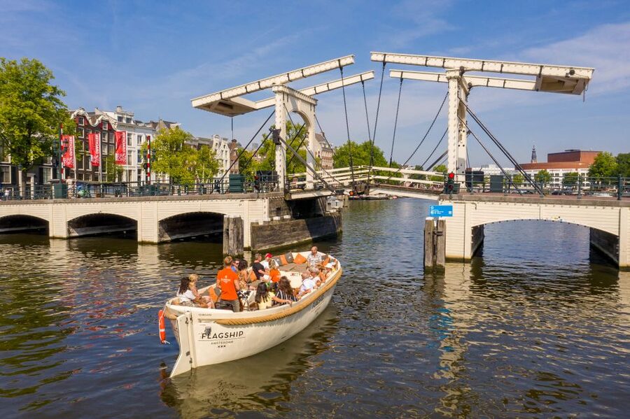 Amsterdam: Private Prosecco Canal Cruise Tour - Rijksmuseum, Vondelpark, and the Canal Belt