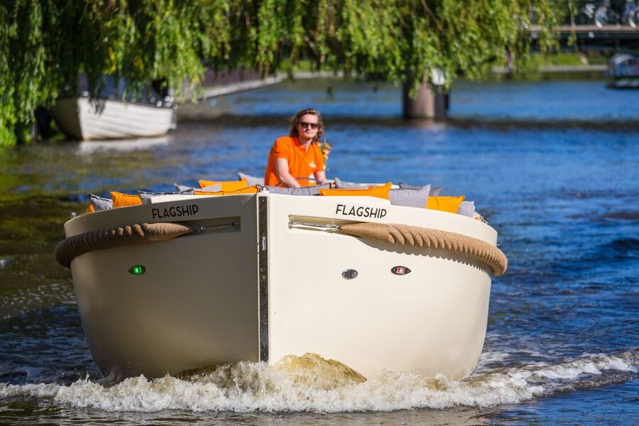 Amsterdam: Private Prosecco Canal Cruise Tour - No music, but plenty of room for conversation