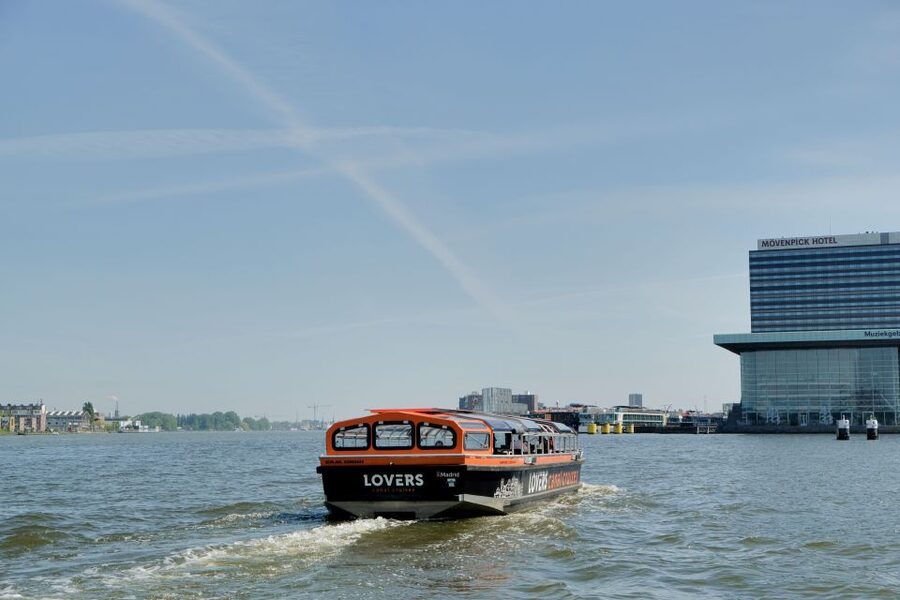 Amsterdam: Semi-Open Canal Boat Cruise - Timing your cruise for the best ride