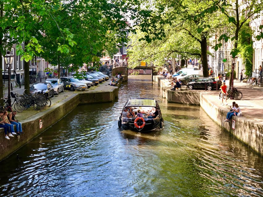 Amsterdam Small Group Canal Cruise inc Snacks/Drinks Winter - Who should book this cruise?