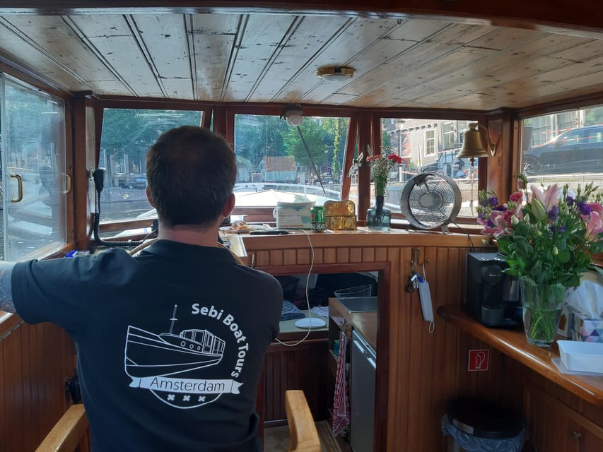 Amsterdam: Small-Group Canal Cruise incl. Drinks and Snacks - Meeting Sebi at Keizersgracht 196