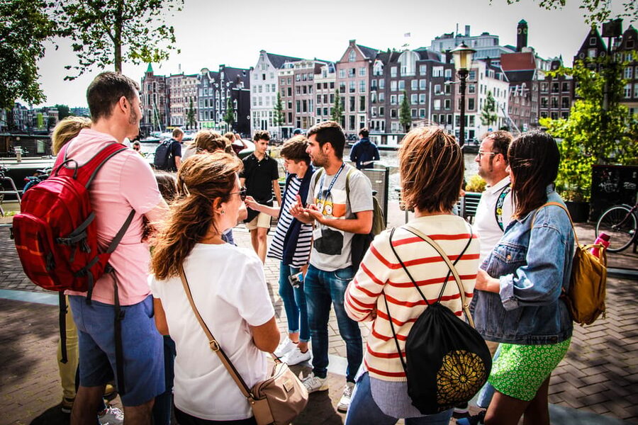 Amsterdam Small-Group Walking Tour with Canal Cruise - What the praise tells you, and where to keep expectations modest