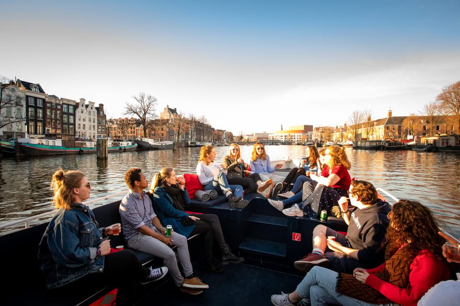 Amsterdam Small-Group Walking Tour with Canal Cruise - Begijnhof: a quieter turn in the route