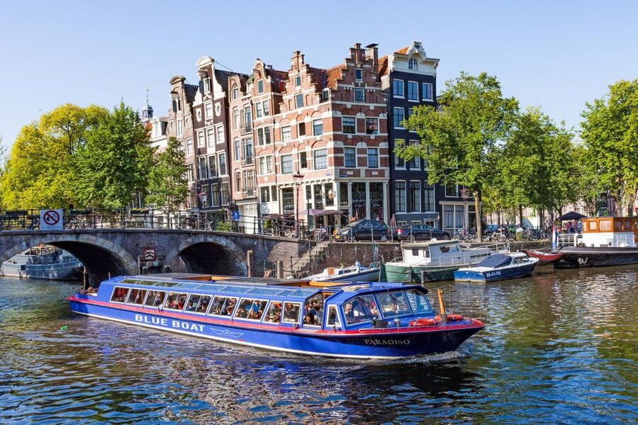 Amsterdam: Van Gogh Museum Ticket and City Canal Cruise - Getting from Museumplein to the canal dock
