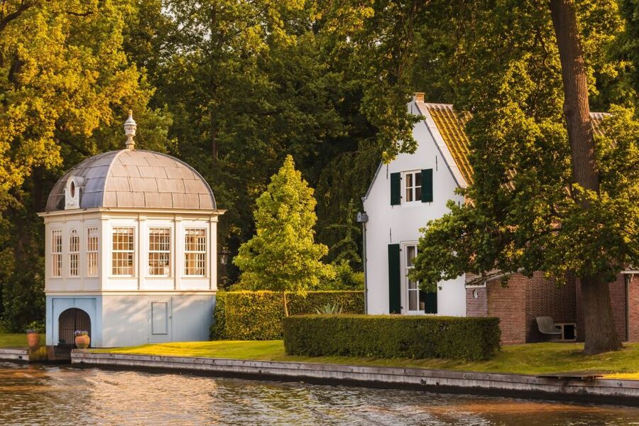 Amsterdam: Vecht River Day Trip with Cruise and High Tea - A 1 p.m. pickup keeps the morning free