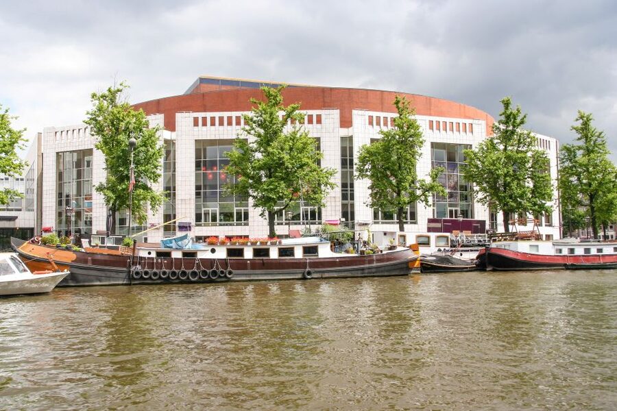 Amsterdam Walking Tour and Canal Cruise - The museum area without a rushed museum visit