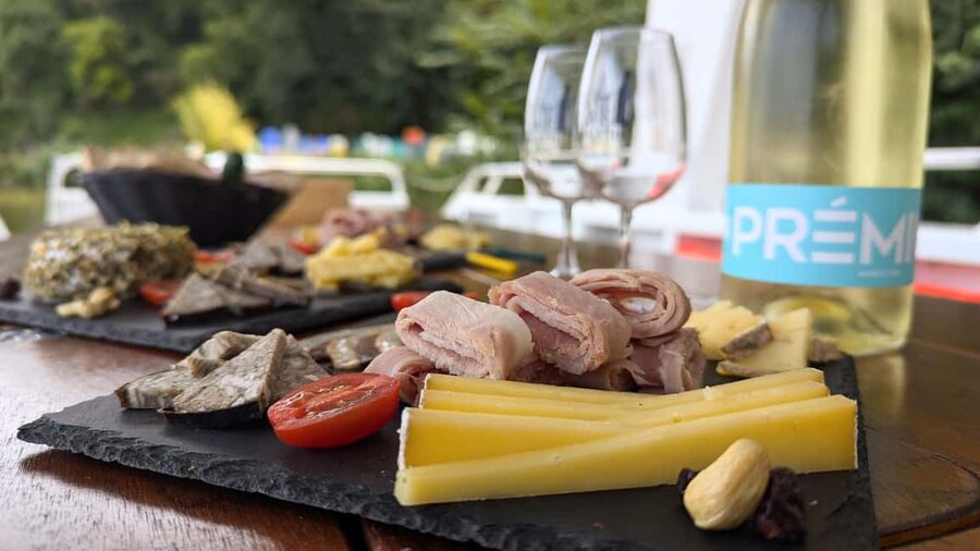 Aperitif Bistro by boat on the Canal de la Rance - Key points to know before booking