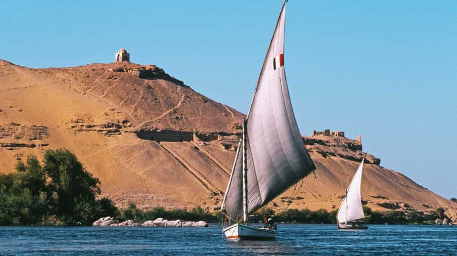 Aswan: 3-Day Nile River Cruise to Luxor with Guided Tours - Day one: Isis at Philae and the High Dam