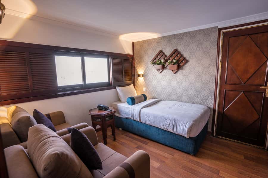 Aswan: 3 Days Nile River Cruise & Hot Air Balloon Ride - What the cabins, food, and service are like
