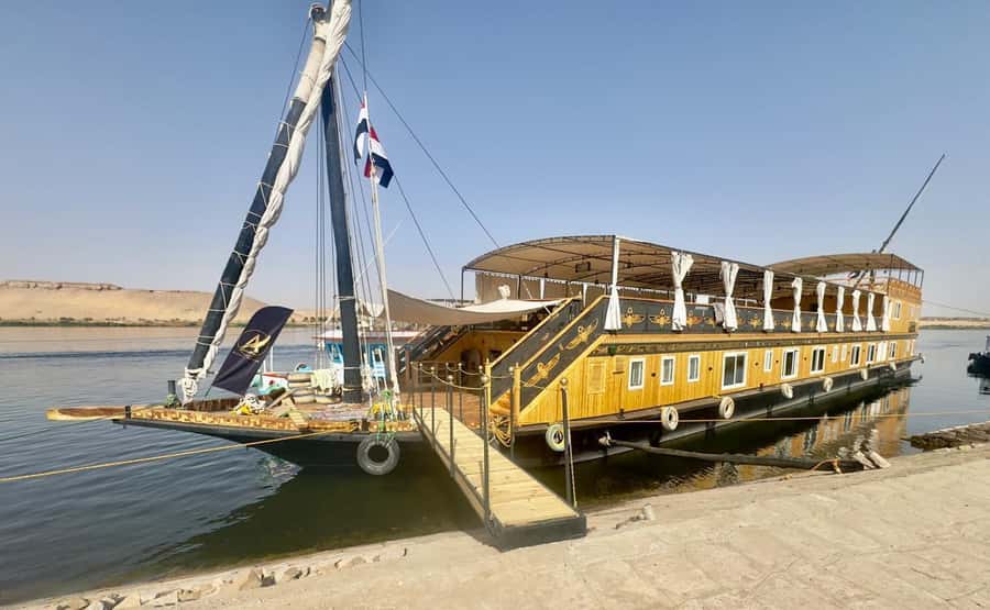 Aswan to Luxor: 4-Day Luxury Dahabiya Nile Cruise Adventure - Day 2: Kom Ombo, swimming, and a quiet afternoon