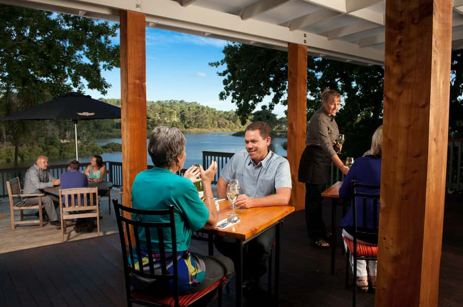 Auckland: Scenic Boat Cruise to the Riverhead Tavern - Key points at a glance