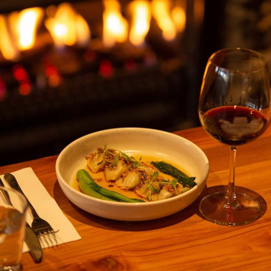 Auckland: Scenic Boat Cruise to the Riverhead Tavern - The 90-minute ride and onboard bar