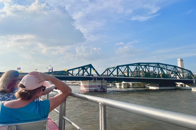 Bangkok: Boat Bliss Riverside Cruise Tour and Wat Arun Visit - A short walk through Chinatown