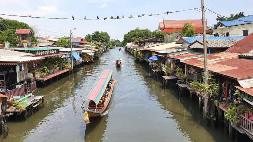 Bangkok: Canal Longtail Boat Sightseeing Cruise - Returning past Wat Arun and Pak Khlong Talat