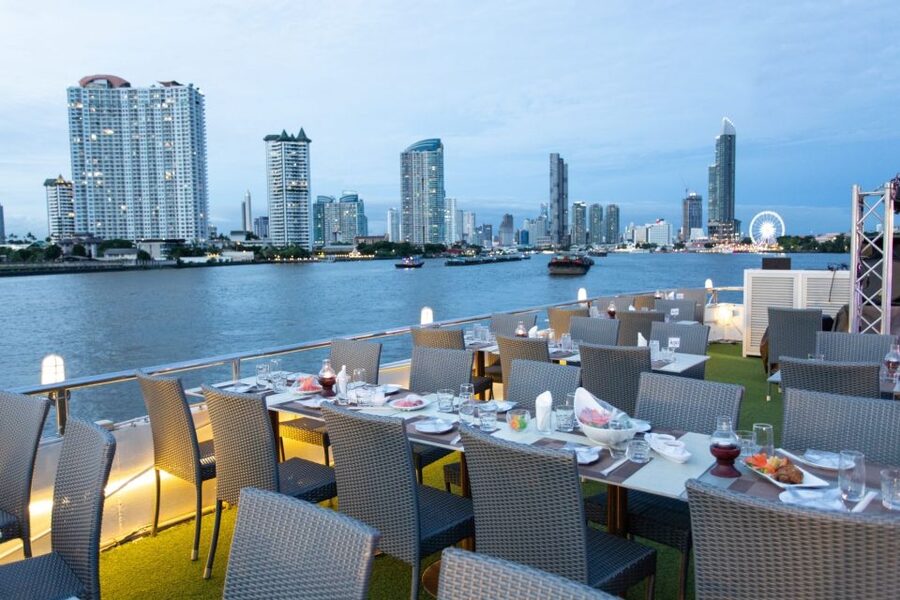 Bangkok: Chao Phraya Alangka Cruise at Icon Siam - Passing Bangkok’s bridges toward Rama VIII