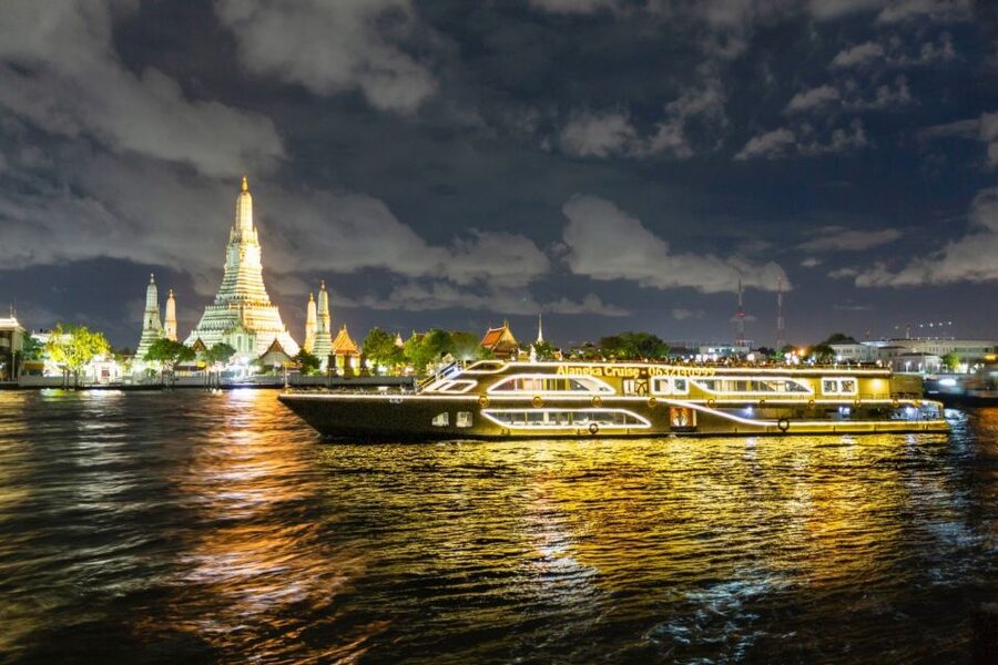 Bangkok: Chao Phraya Alangka Cruise at Icon Siam - Small details that can improve your evening