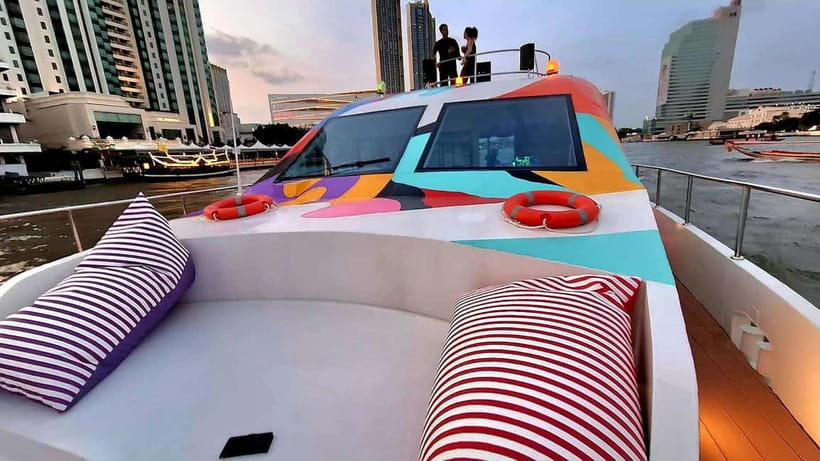 Bangkok: Chao Phraya Booze Cruise With Unlimited Drinks - The most important choice: unlimited drinks or boat only