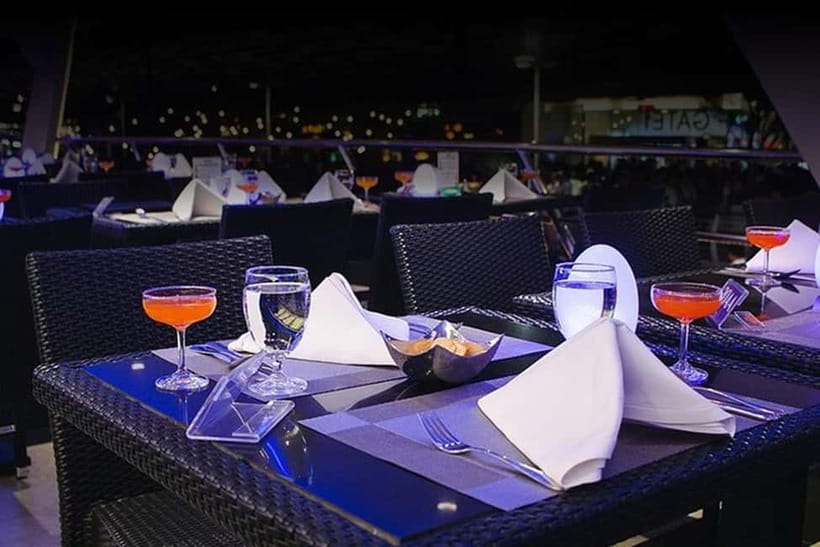 Bangkok: Chao Phraya Princess Cruise with Buffet - What the evening feels like on board