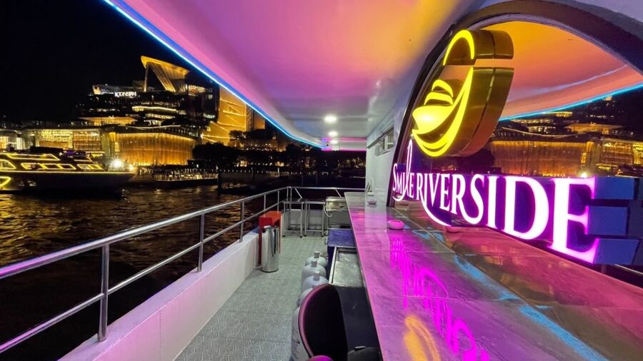 Bangkok: Chao Phraya River Buffet Dinner Cruise - Bangkok by boat after sunset