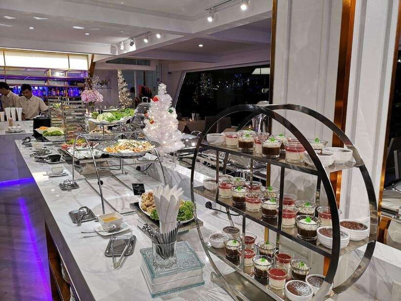 Bangkok: Chao Phraya River Meridian Cruise with Buffet - Why the Chao Phraya works so well at night