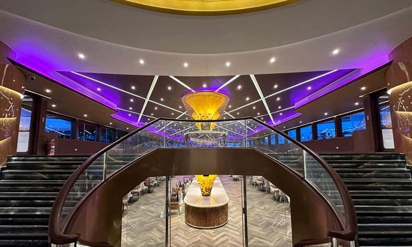 Bangkok: Luxury Dinner Cruise on Chao Phraya River - The buffet: Thai flavors with international choices