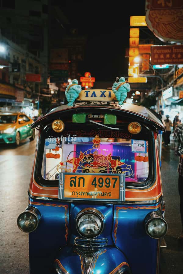 Bangkok: Private Tuk-Tuk Night Tour, River Boat & Eats - The Chao Phraya River in 20 minutes