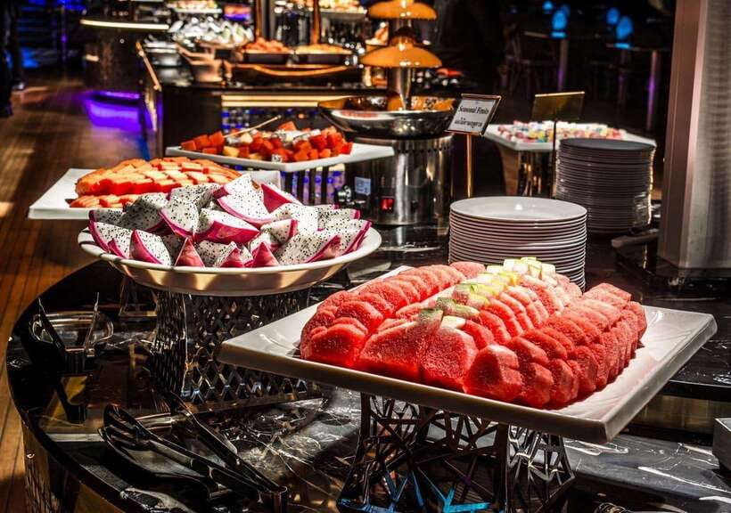 Bangkok: Royal Princess River Dinner Cruise with Live Music - Is $28 good value for this Bangkok evening?