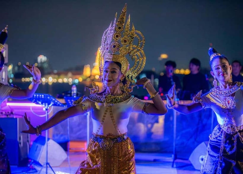 Bangkok: The Newest Luxury 5-Star Bangkok Chao Phraya Cruise - A buffet built for variety, not a quiet fine-dining meal