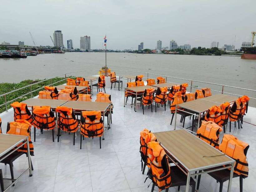 Bangkok: Unicorn Chao Phraya River Dinner Cruise - Starting at ICONSIAM and finding Pier 4