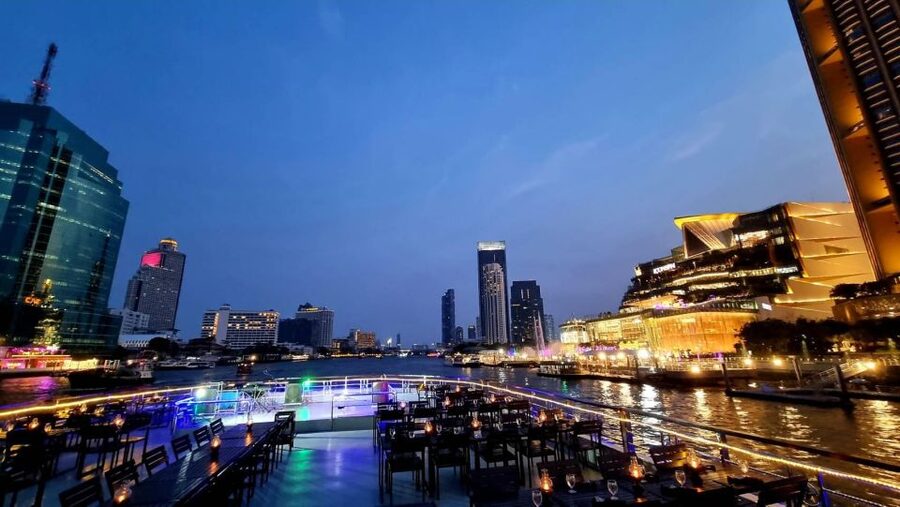 Bangkok: White Orchid Chao Phraya Dinner Cruise - What the buffet is really like