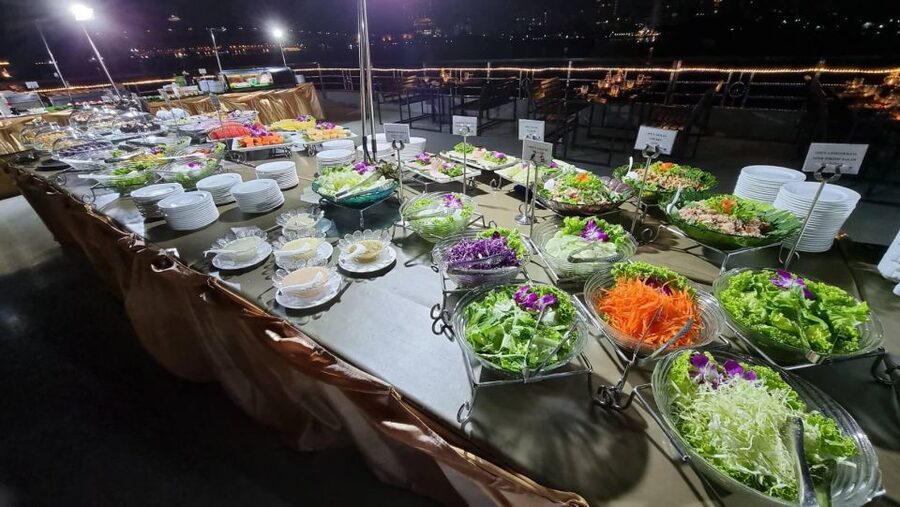 Bangkok: White Orchid Chao Phraya Dinner Cruise - Who should book the White Orchid cruise?