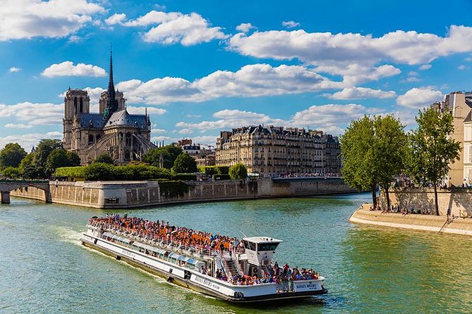 Bateaux Mouches Sightseeing Cruise on the Seine River in Paris - A practical first look at the Bateaux Mouches cruise