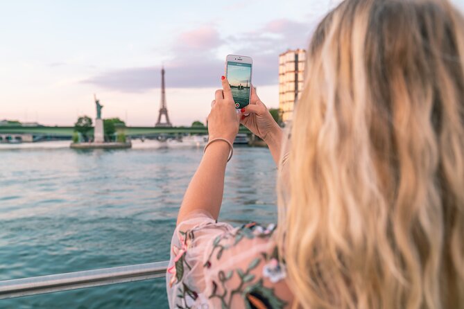 Bateaux Mouches Sightseeing Cruise on the Seine River in Paris - Commentary, crowds, and comfort