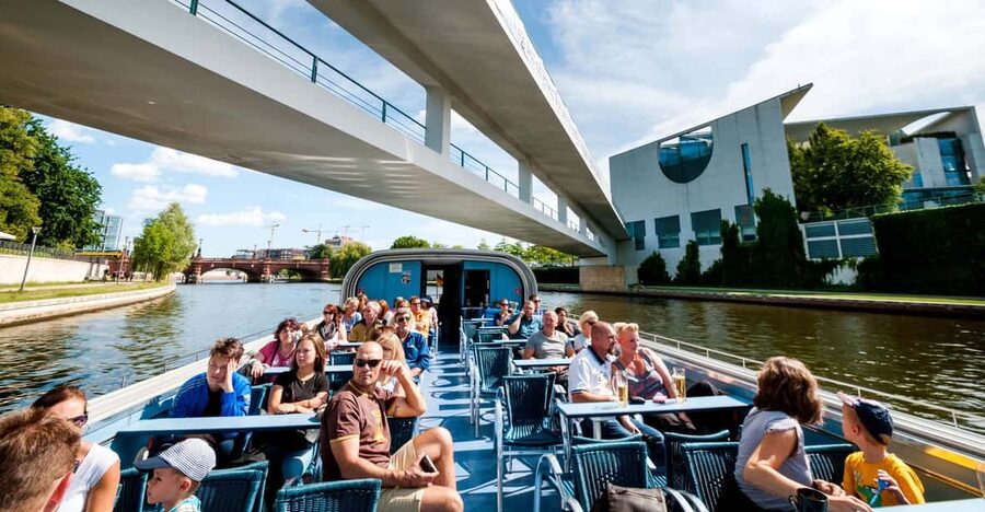 Berlin: 3.25-Hour Spree & Landwehrkanal Boat Tour - Starting at Jannowitzbrücke near Alexanderplatz