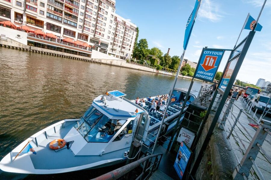 Berlin: 3.25-Hour Spree & Landwehrkanal Boat Tour - From Potsdamer Platz to the German Museum of Technology