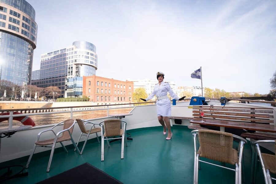 Berlin: Audrey Ahoi! Spree cruise with drag queen (HOL) - Who should book this Berlin cruise?