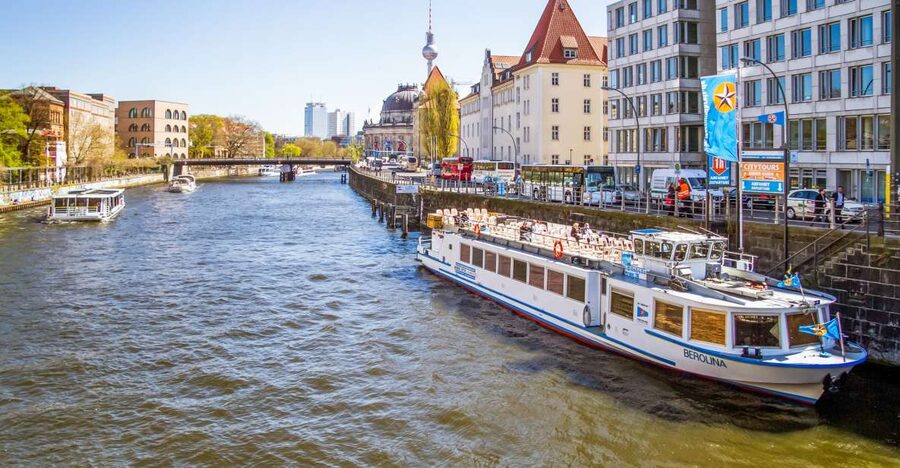 Berlin: Boat Tour Along the River Spree - What the audio guide is really like