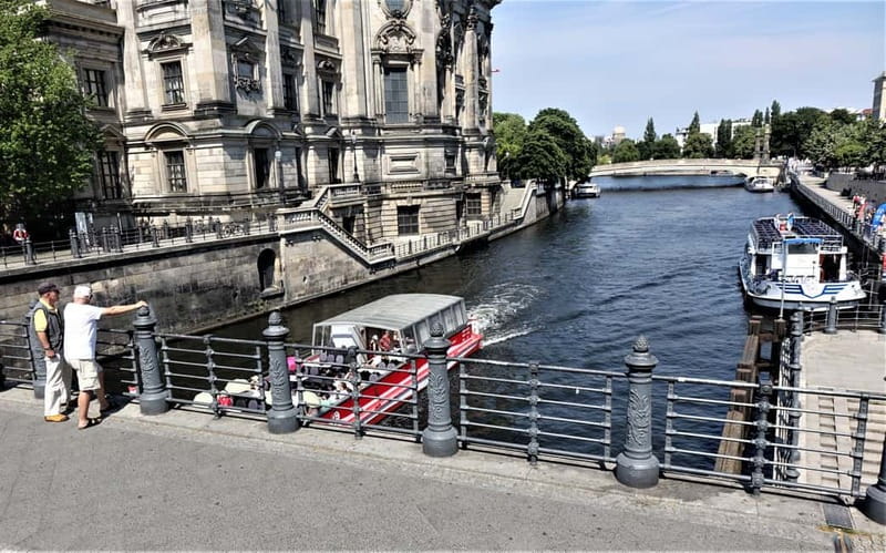 Berlin Combo Package: City Tour & Spree Boat Tour - Tiergarten, Bellevue Palace, and the western loop
