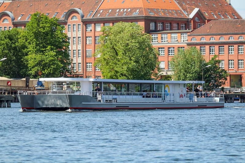 Berlin: East Side Gallery Spree Cruise in a Solar Catamaran - Why this eastern Spree cruise is worth your time