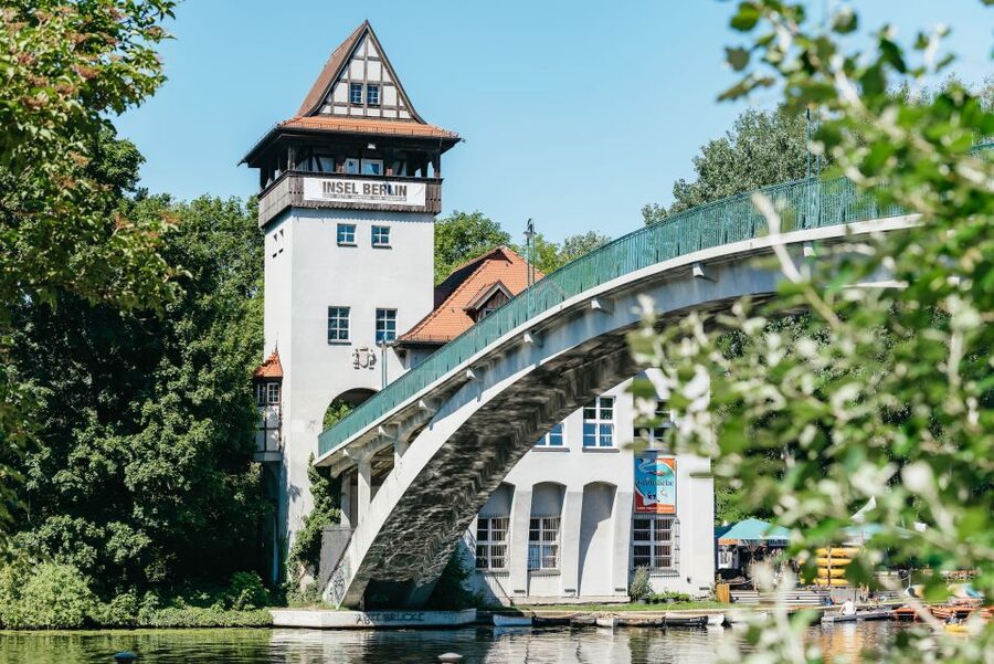 Berlin: Spree Boat Tour to Müggelsee - Seating, shade and the rhythm of a long ride