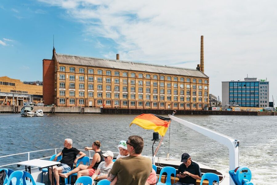 Berlin: Spree Boat Tour to Müggelsee - Practical planning for your day