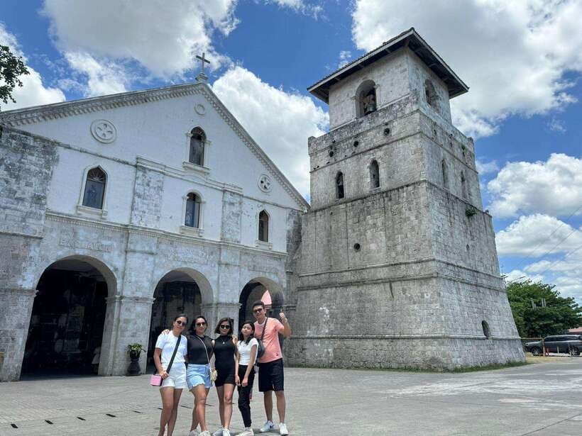 Bohol: Chocolate Hills, Loboc River Cruise, and Buffet Lunch - Tarsiers and the limits of a wildlife stop