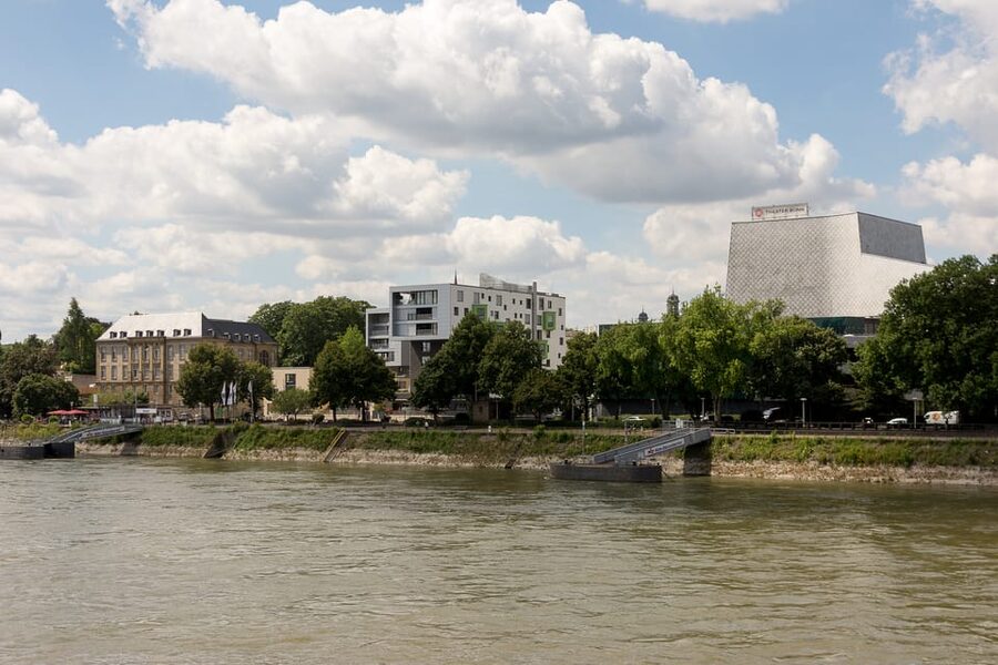 Bonn: Evening Sightseeing Cruise on the Rhine River - Why Bonn looks different from the Rhine