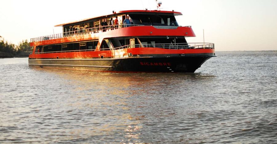 Bordeaux: 2-Hour River Dinner Cruise - What you eat during the three-course meal