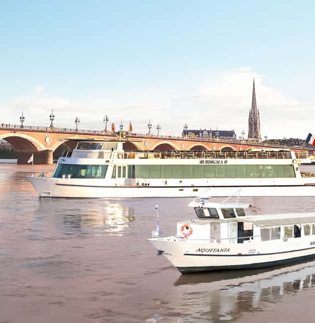 Bordeaux: Guided River Cruise - How the French and English commentary works