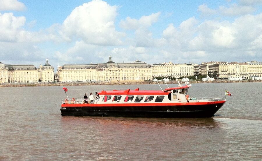 Bordeaux: River Cruise with Commentary, Wine and Canelé - Canelé, Wine, and a Small Taste of Bordeaux